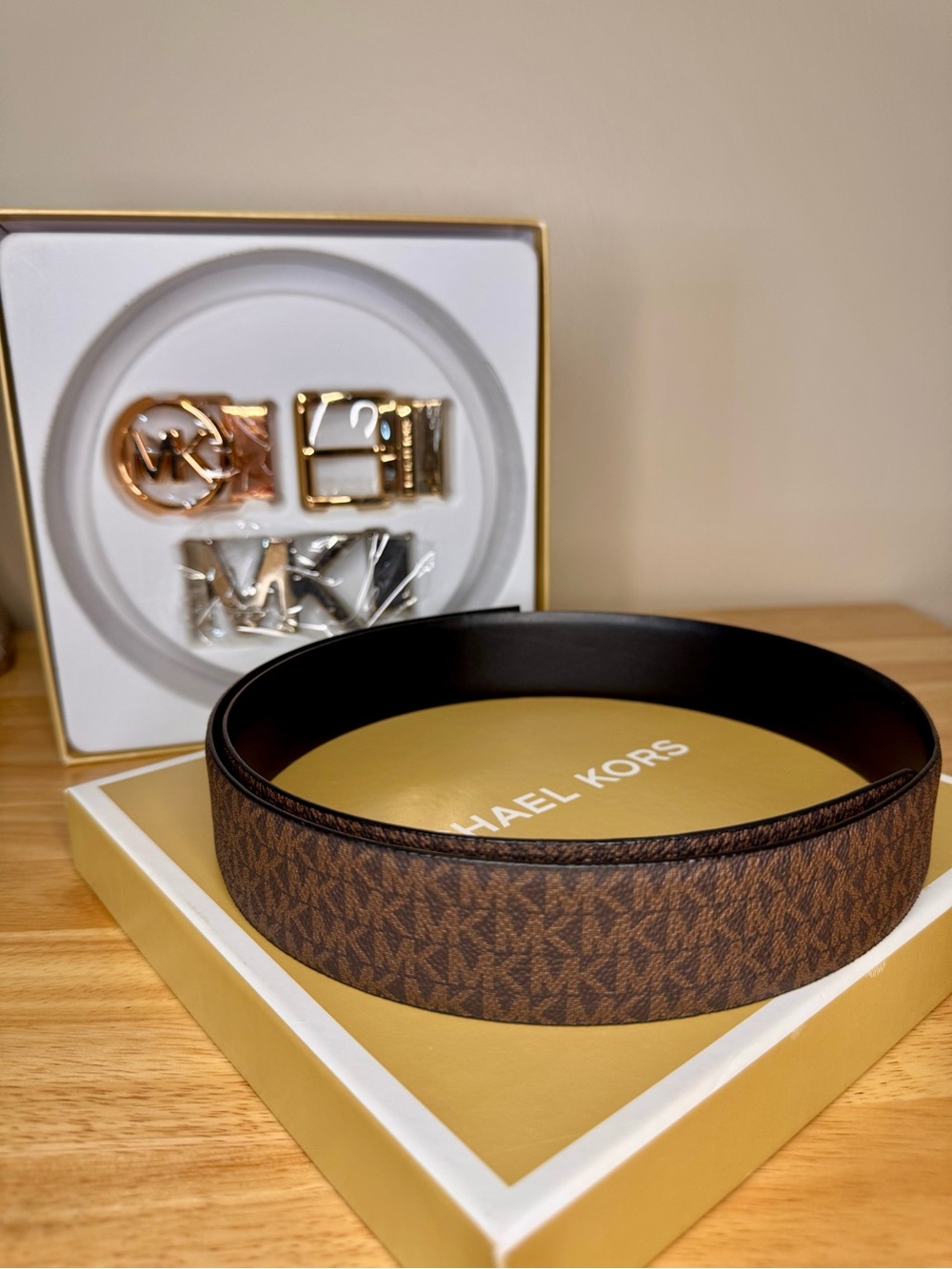 NIB Michael Kors Signature Reversible Belt with Interchangeable Buckles